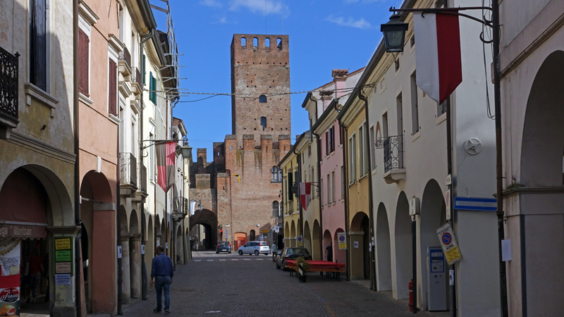 2017-09-02_170208 trentino-suedtirol-2017.jpg - Montagnana - Via Carrarese und Castel San Zero